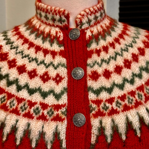 Red, White, Green 1950s Norwegian Sweater in Xmas Colors - Fit S-M - Picture 8 of 9